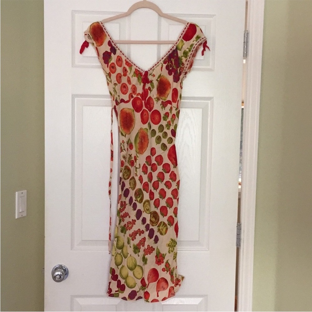 Looking for any Betsey Johnson dress from the 90s or early 2000s💖🥹 size XS/S/P - Picture 2 of 3